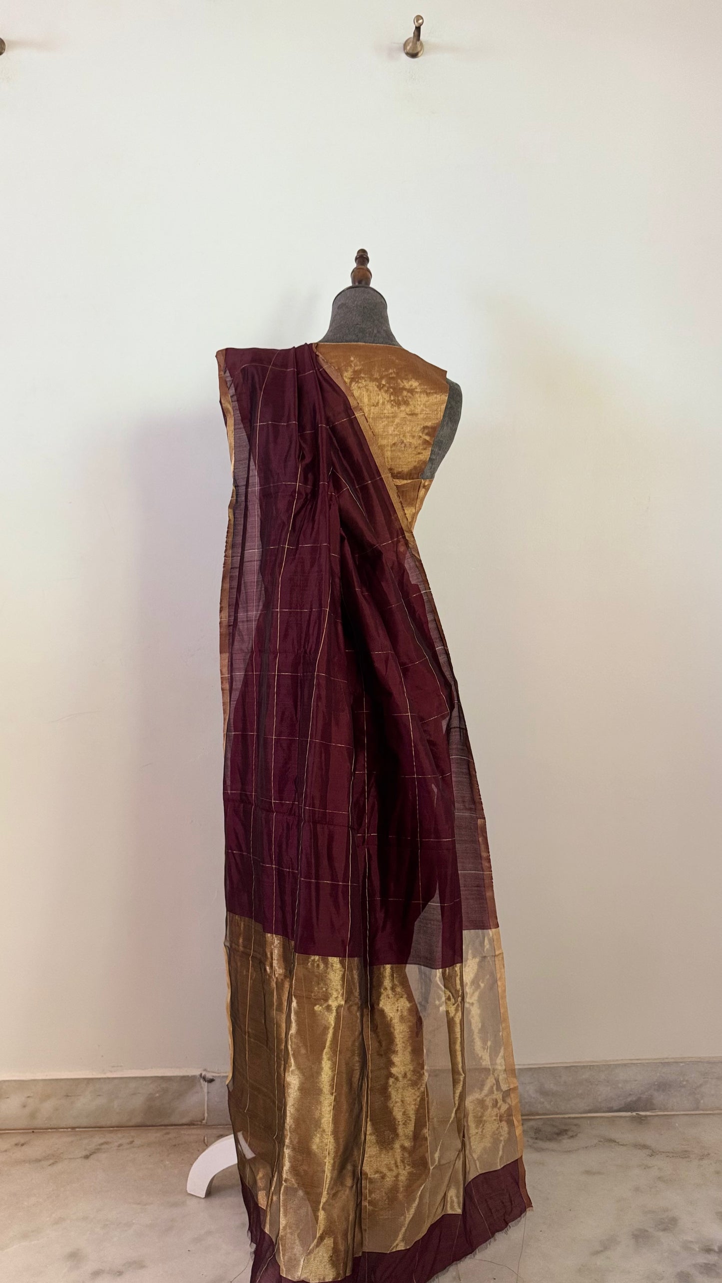 Chanderi sari | Gold checks